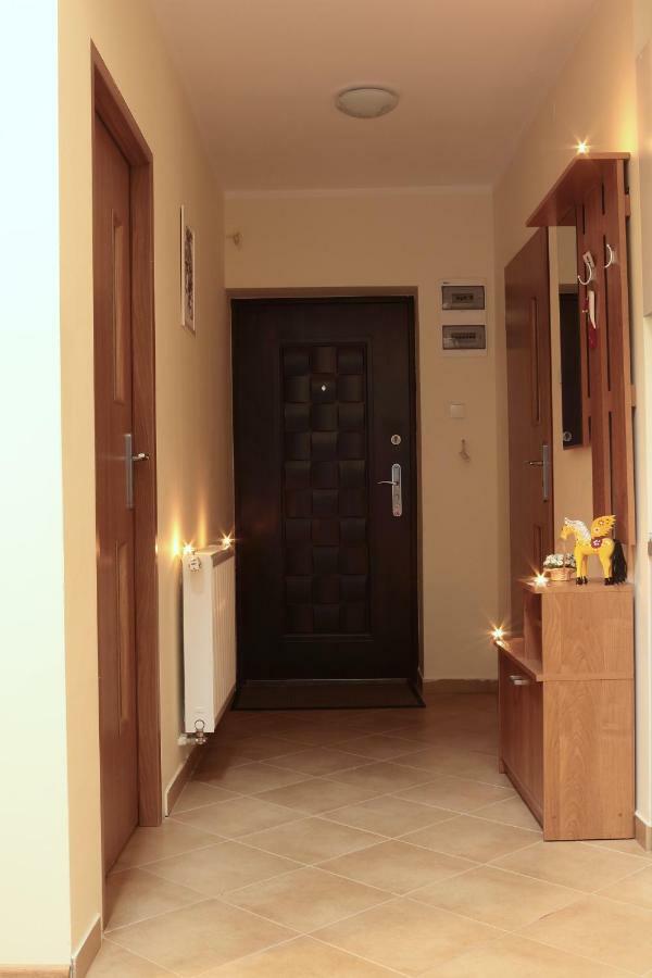 Apartamenty Przy Trakcie Cesarskim ベンギエルスカ・グルカ エクステリア 写真